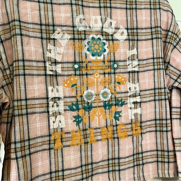 NWT Altar'd State Pink and Tan Plaid Cropped Flannel XS Graphic Detail on Back - Picture 11 of 11